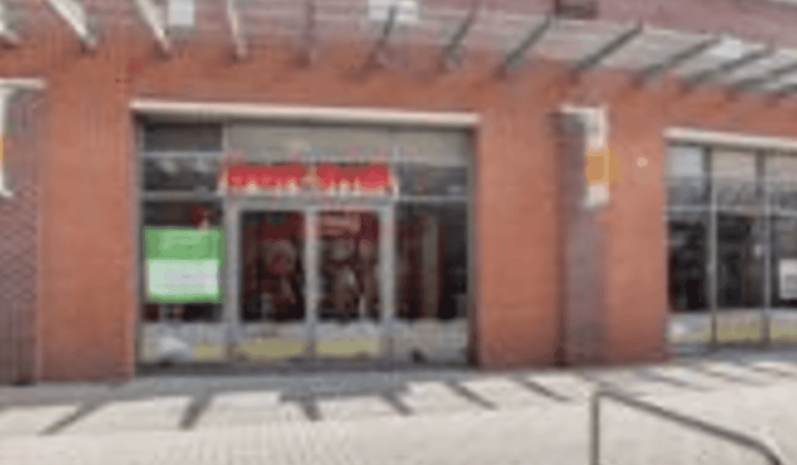 Bedrijfsruimte · 302 m² · €280,-