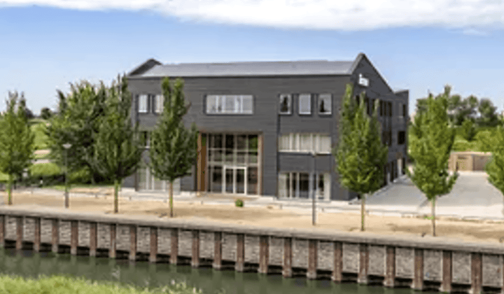 Kantoor · 660 m² · €299,-