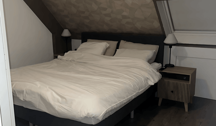 Gemeubileerd appartement met tuin en 2 slaapkamers