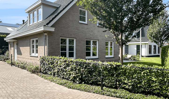 Huis · 190 m² · €3850,-
