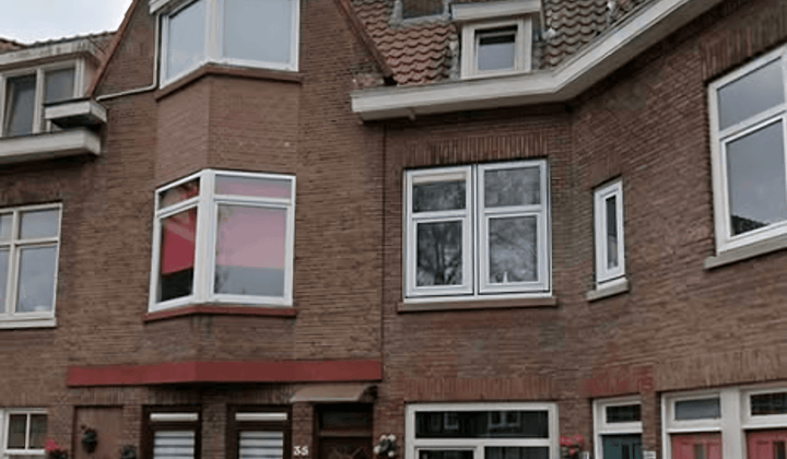 Huis · 100 m² · €653,-