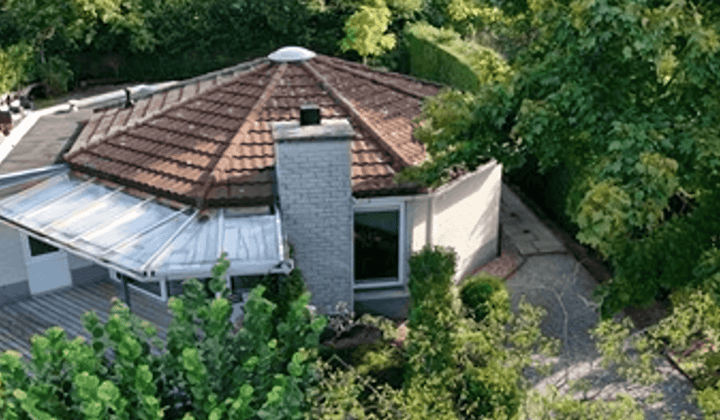 Vrijstaande bungalow met tuin en gemeubileerd