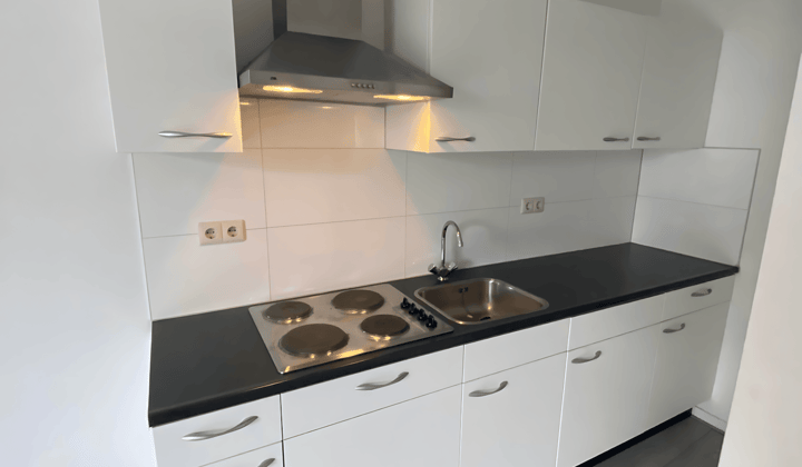 Studio · 28 m² · €975,-
