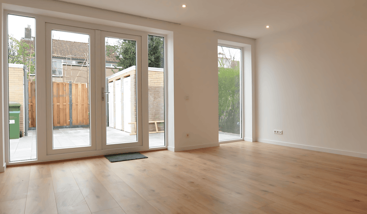 Studio · 30 m² · €1045,-