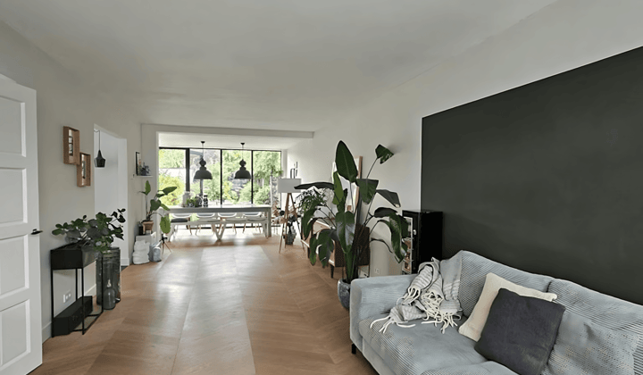 Huis · 126 m² · €2095,-