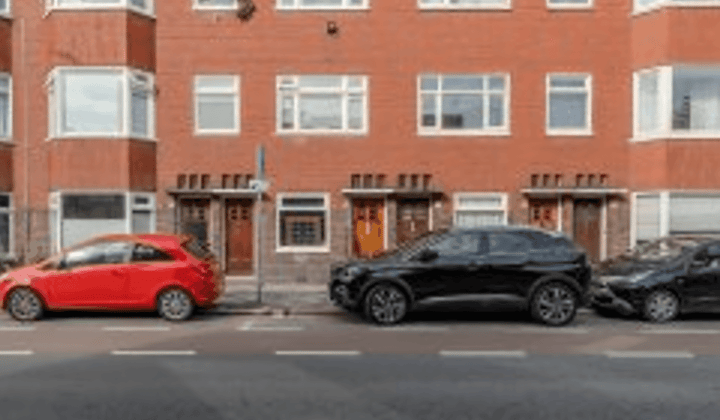Studio · 25 m² · €1075,-