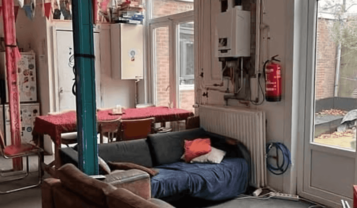 Kamer met tuin en wasmachine in gedeeld huis