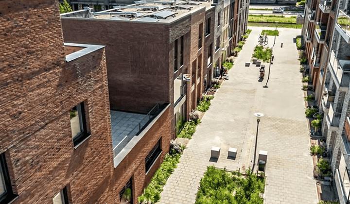 Appartement · 145 m² · €2023,-