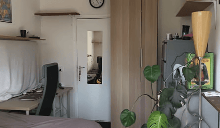 Studentenkamer met balkon en tuin