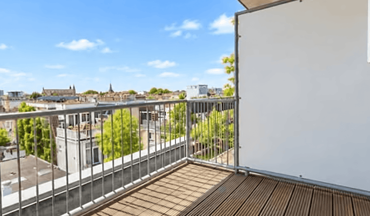 Gemeubileerde studio met balkon en all-in prijs