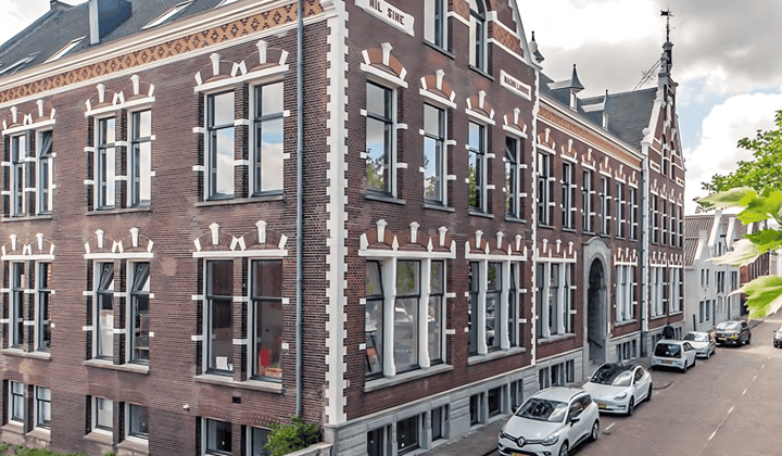 Appartement · 93 m² · €2100,-