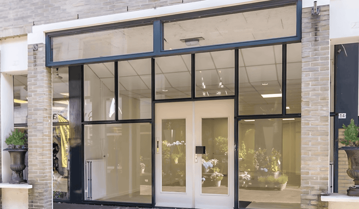 Bedrijfsruimte · 66 m² · €894,-