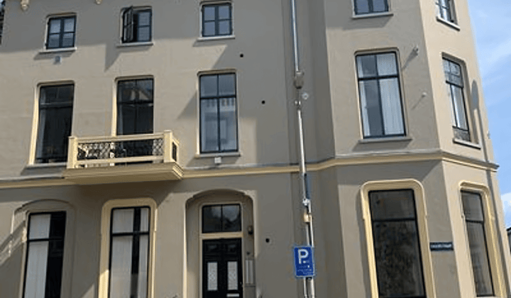 Studio · 30 m² · €835,-