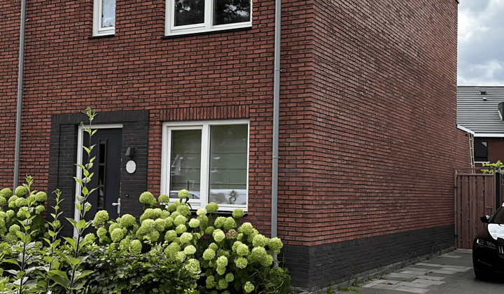 Huis · 132 m² · €1795,-