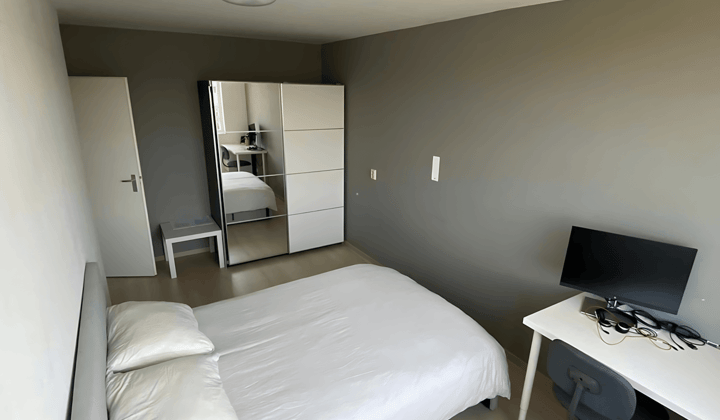 Kamer · 113 m² · €750,-