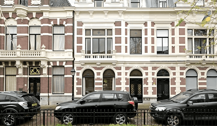 Huis · 331 m² · €6000,-