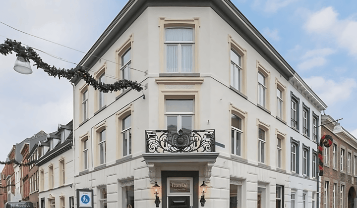 Appartement · 150 m² · €1675,-