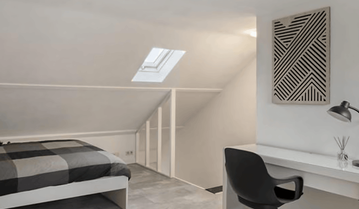 Gemeubileerde studio met eigen badkamer en gedeelde keuken