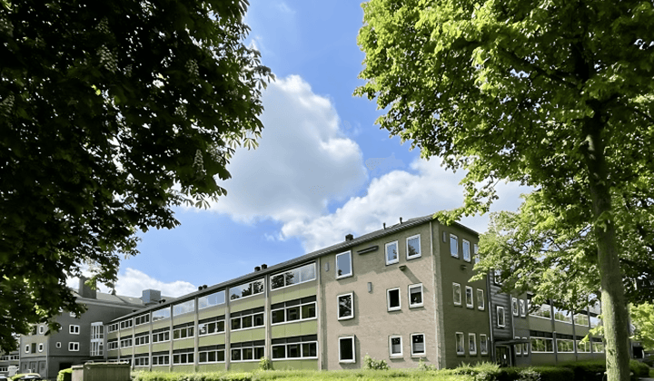 Studio · 28 m² · €1056,-