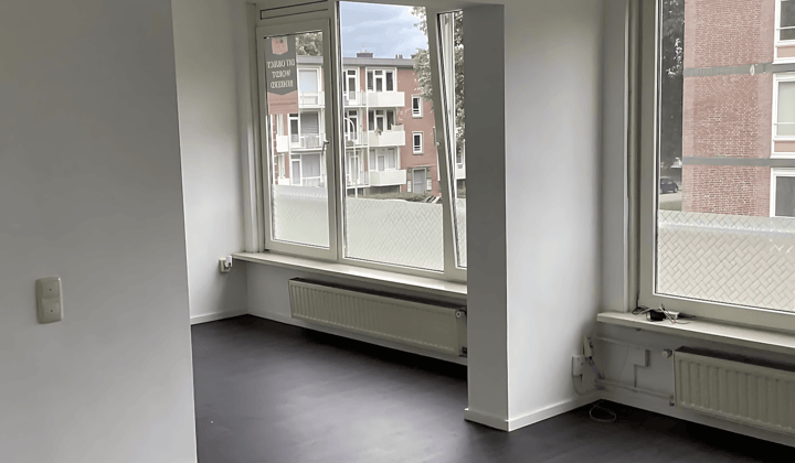 Huis · 81 m² · €400,-
