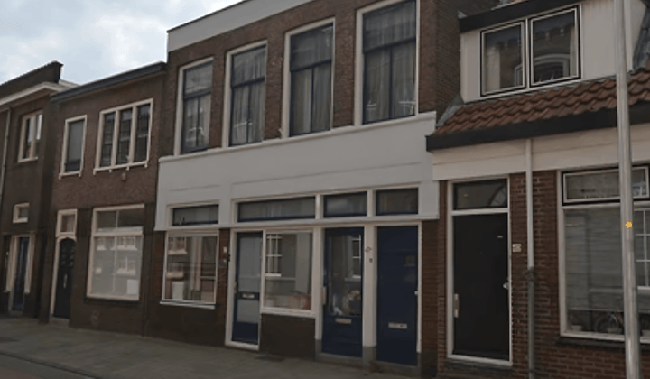 Kamer · 26 m² · €611,-