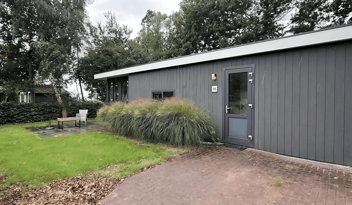 Huis · 42 m² · €975,-