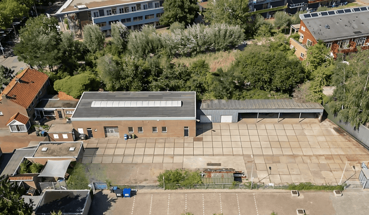Bedrijfsruimte · 429 m² · €3000,-
