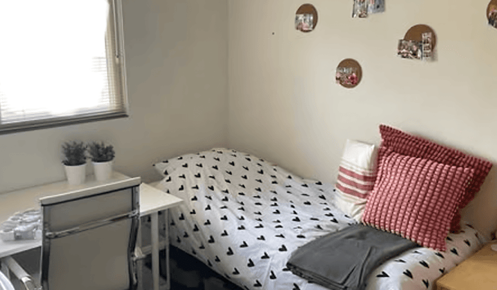 Studentenkamer met eigen wasbak en inclusief kosten
