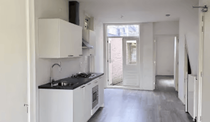 1-kamerappartement met moderne keuken en badkamer