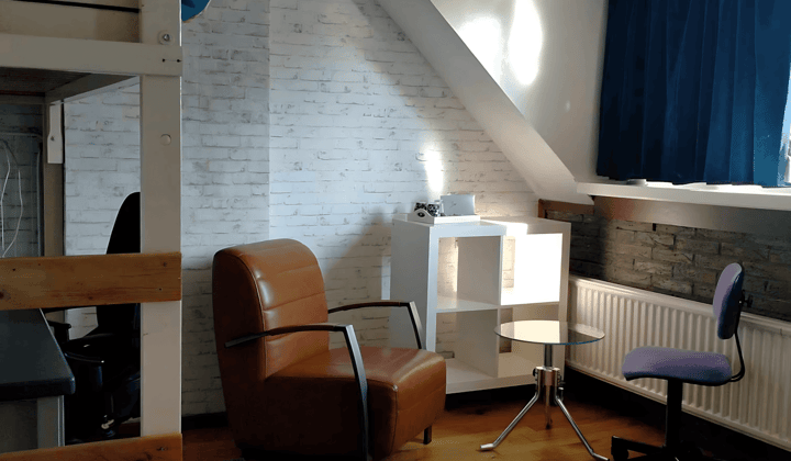 Kamer · 13 m² · €500,-