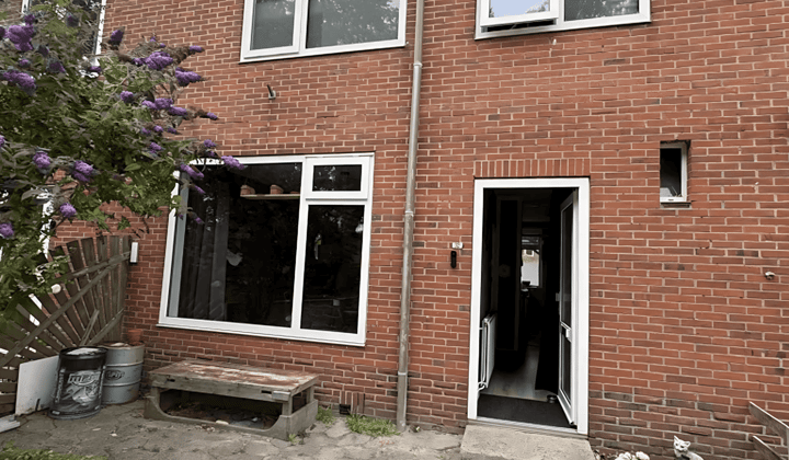 Huis · 120 m² · €680,-