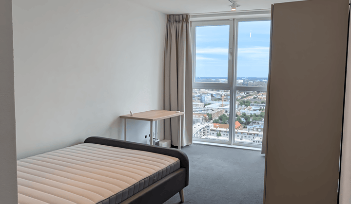 Kamer · 15 m² · €1200,-