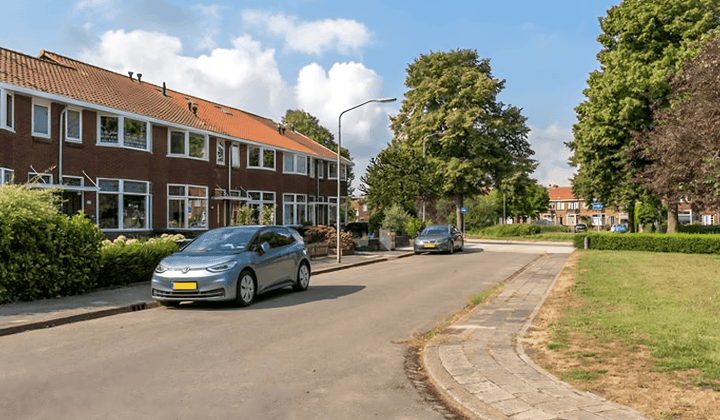 Huis · 102 m² · €2300,-