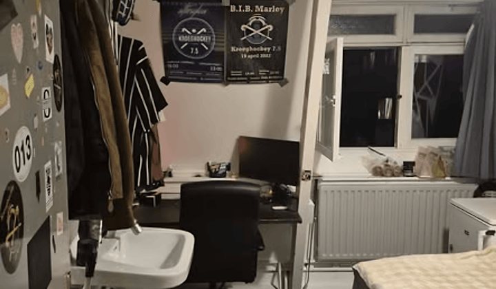 Studentenkamer met eigen wastafel en wasmachine