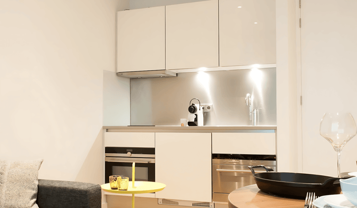 Studio · 65 m² · €2995,-
