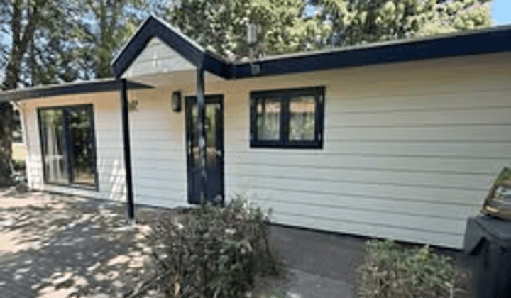 Huis · €850,-