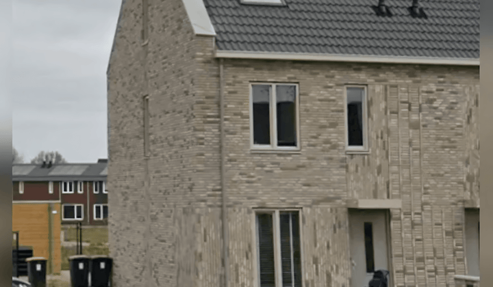 Huis · 120 m² · €728,-