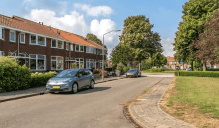 Huis · 102 m² · €2300,-