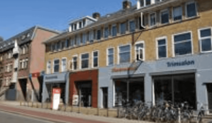 Kamer · 28 m² · €1040,-
