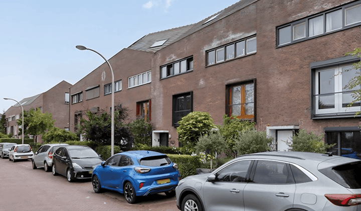 Huis · 213 m² · €3000,-