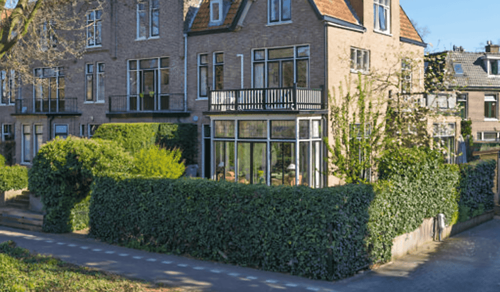 Huis · 246 m² · €4500,-