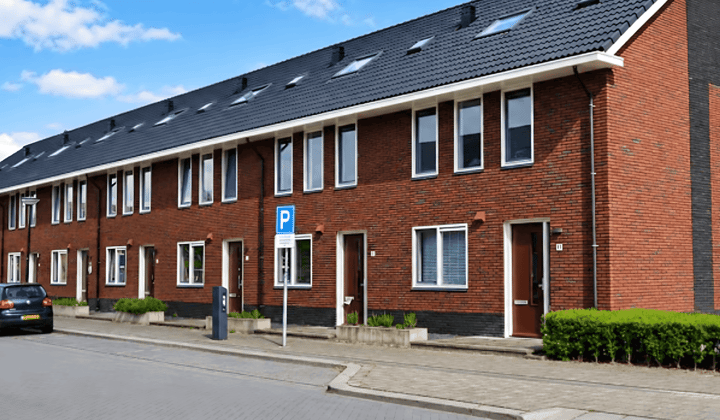Ruime tussenwoning met tuin en 5 kamers