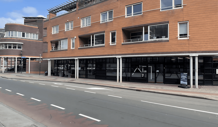 Gestoffeerd appartement met balkon en wasmachine