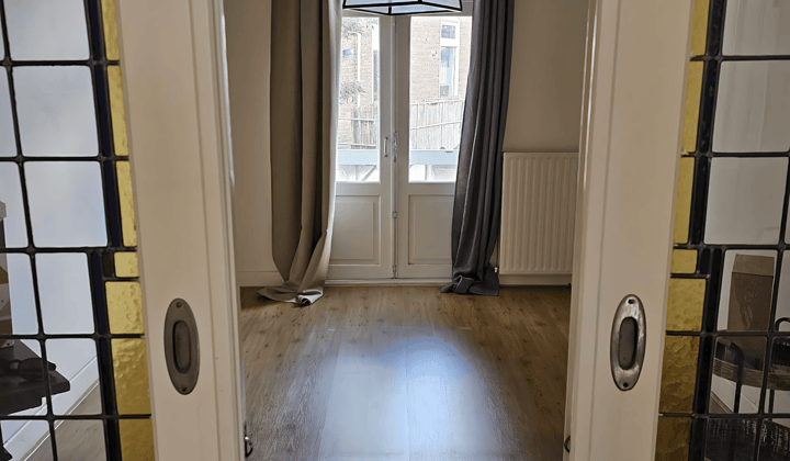 Appartement · 42 m² · €850,-