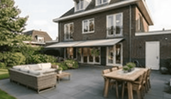 Huis · 250 m² · €7500,-