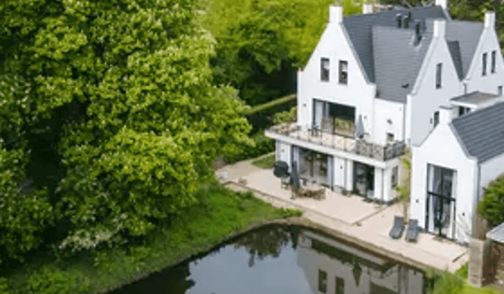 Appartement · 256 m² · €5750,-