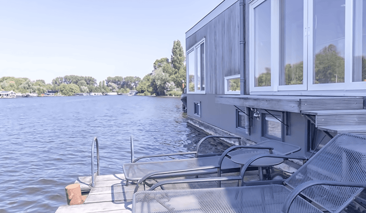 Woonboot · 218 m² · €4000,-
