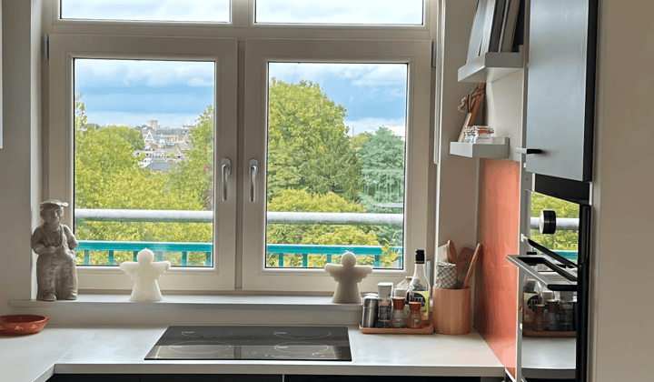 Studio · 30 m² · €1000,-