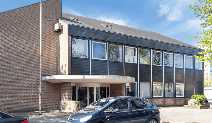 Kamer · 37 m² · €784,-