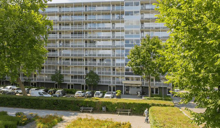 Appartement · 87 m² · €2430,-